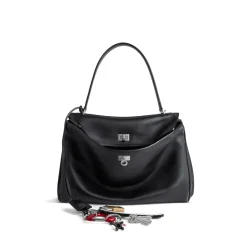 Borsa Rodeo Media Effetto Used Con Un Charm da Donna in Nero